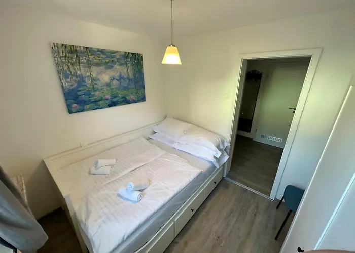 Nina's Place Apartment *